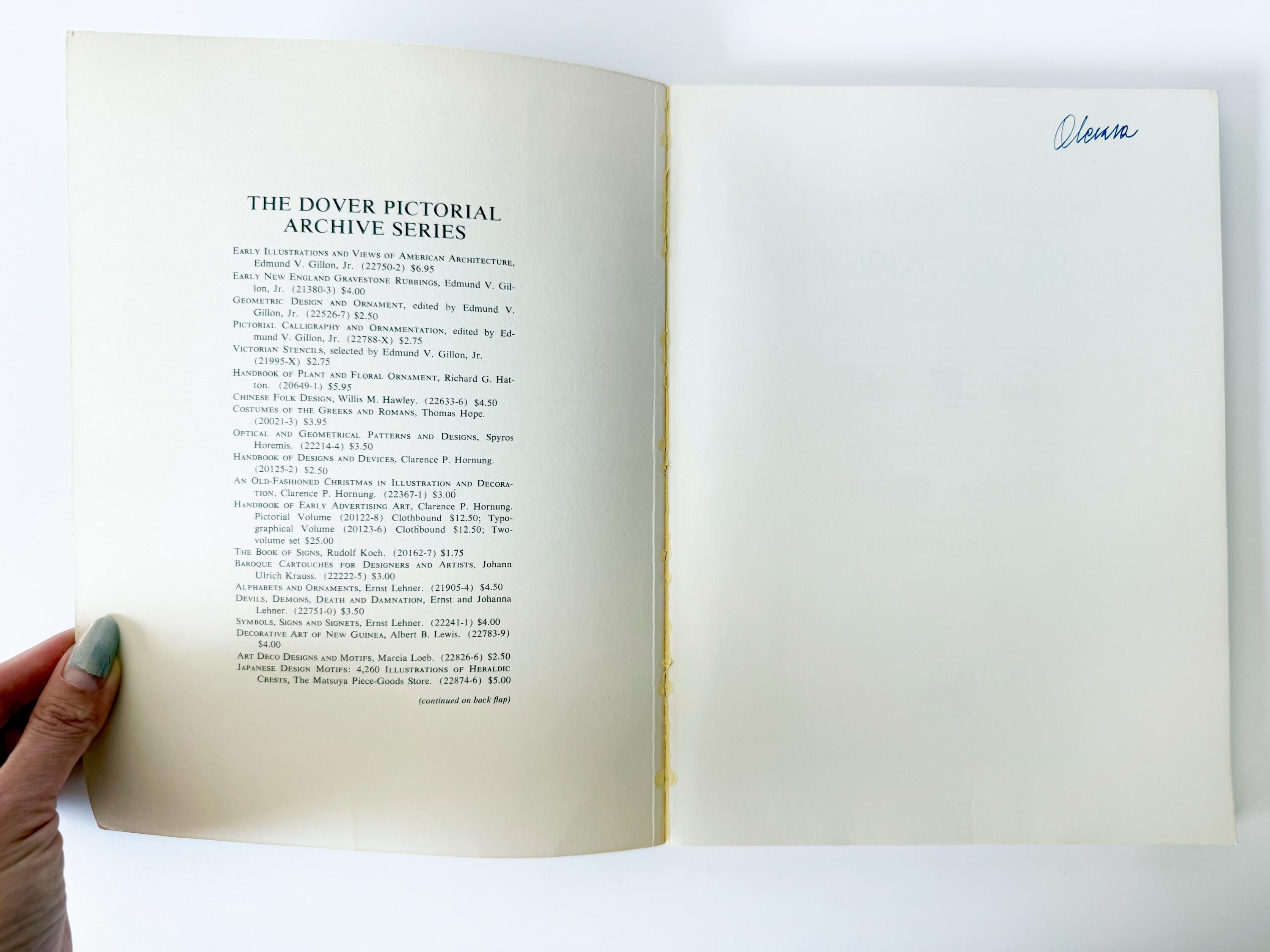 Handbook of Pictorial Symbols 3,250 examples from international sources by Rudolf Modley & William R Meyers 1976