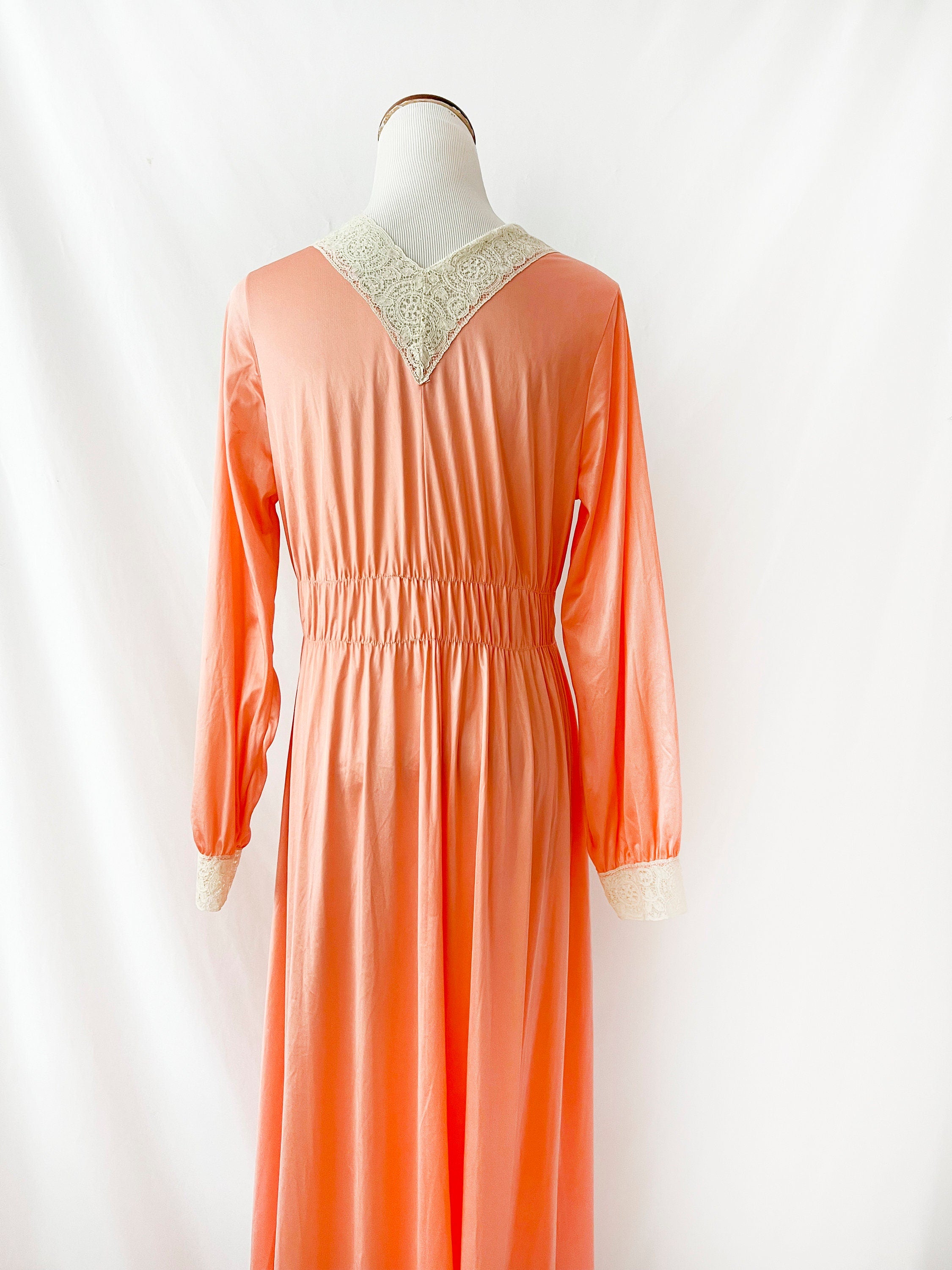 miss elaine 1970s vintage pegninoir robe sexy long house dress  medium