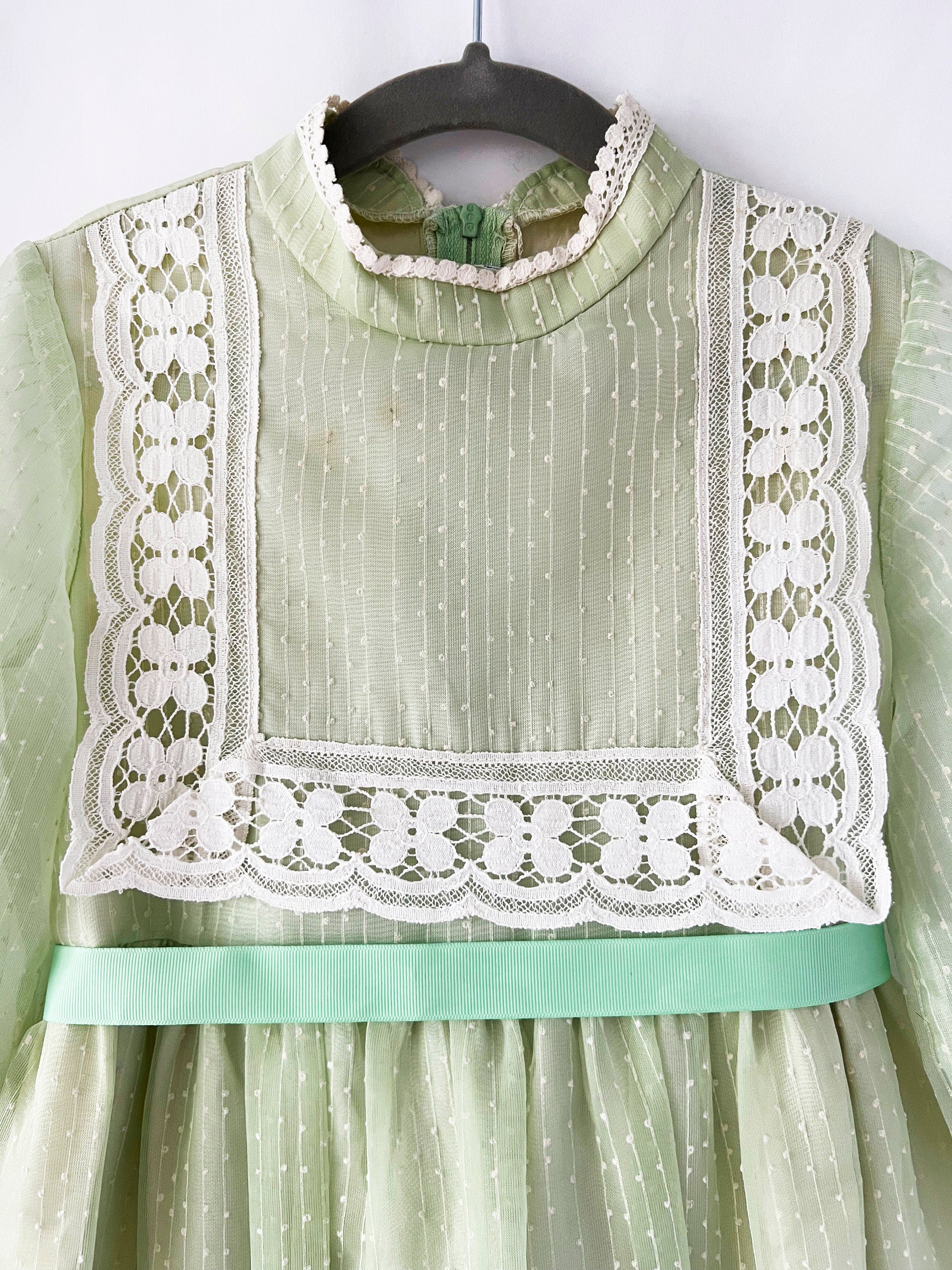 Vintage 70s Gunne Sax Dress: Girls Size 5 Mint Green Lace Trim