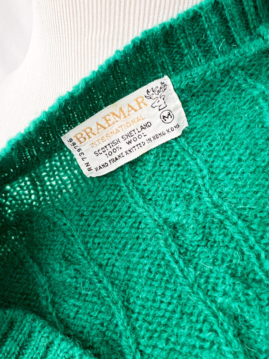 vintage cable knit sweater / emerald green shetland wool sweater / braemer international / medium