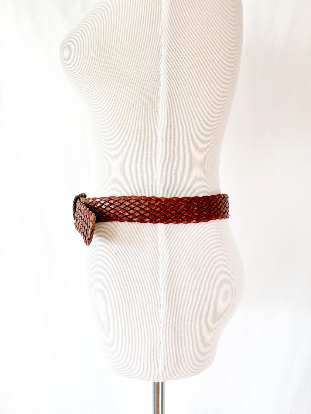 leather woven belt / banana republic / small