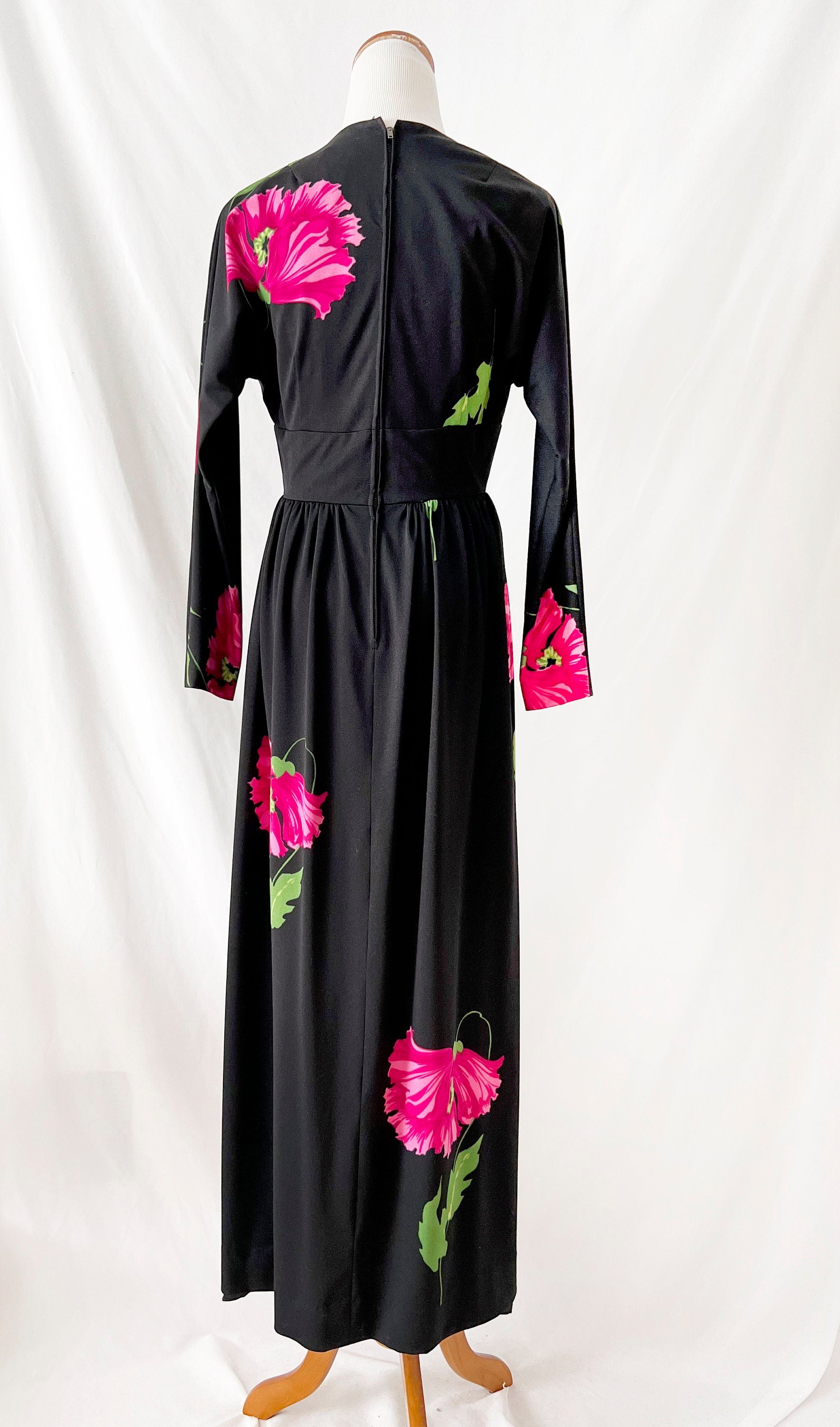 vintage 1970s maxi dress / long sleeve / black with  purple flowers / empire waist / vneck / medium