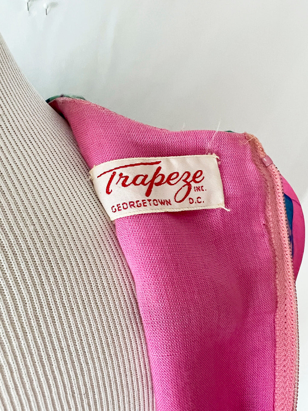 vntg 60s silk dress / floral colorful shift dress/m cinch waist / small