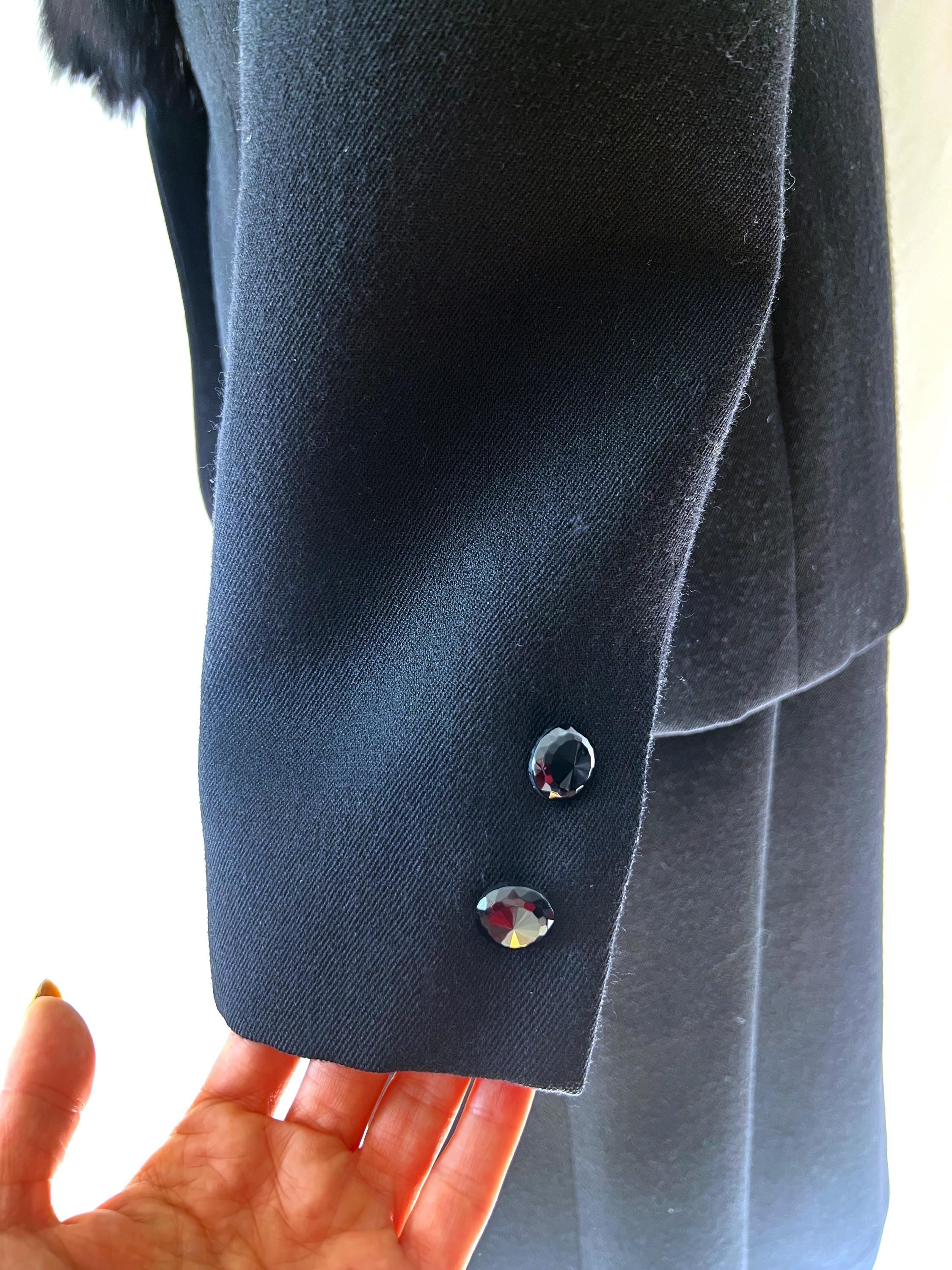 Vintage 1960s Wool Skirt Suit with Fox Fur Collar - Size 8