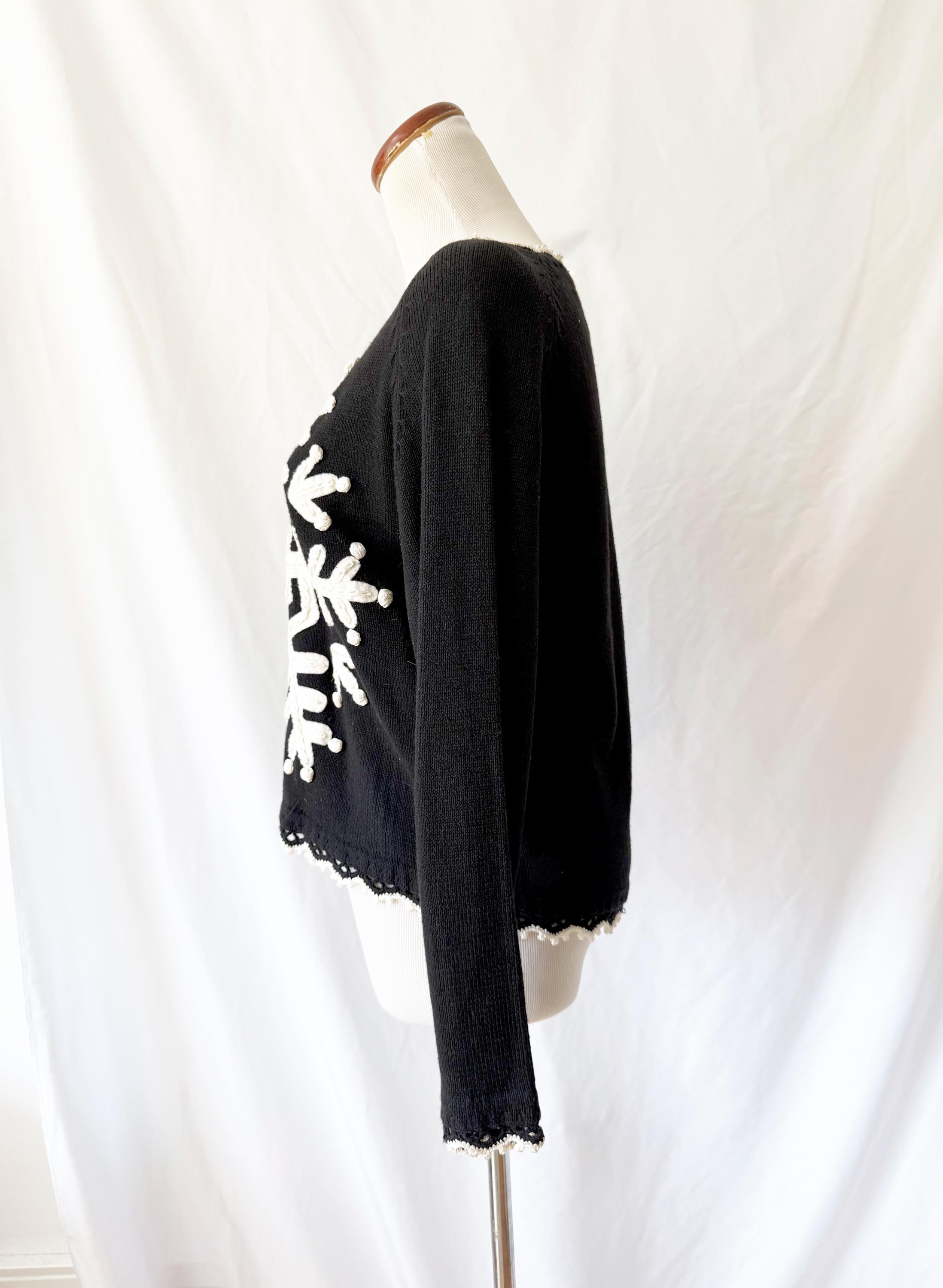 Vintage 1990s Snowflake Sweater 1995 BW Christmas Sweater Michael Simon New York Small