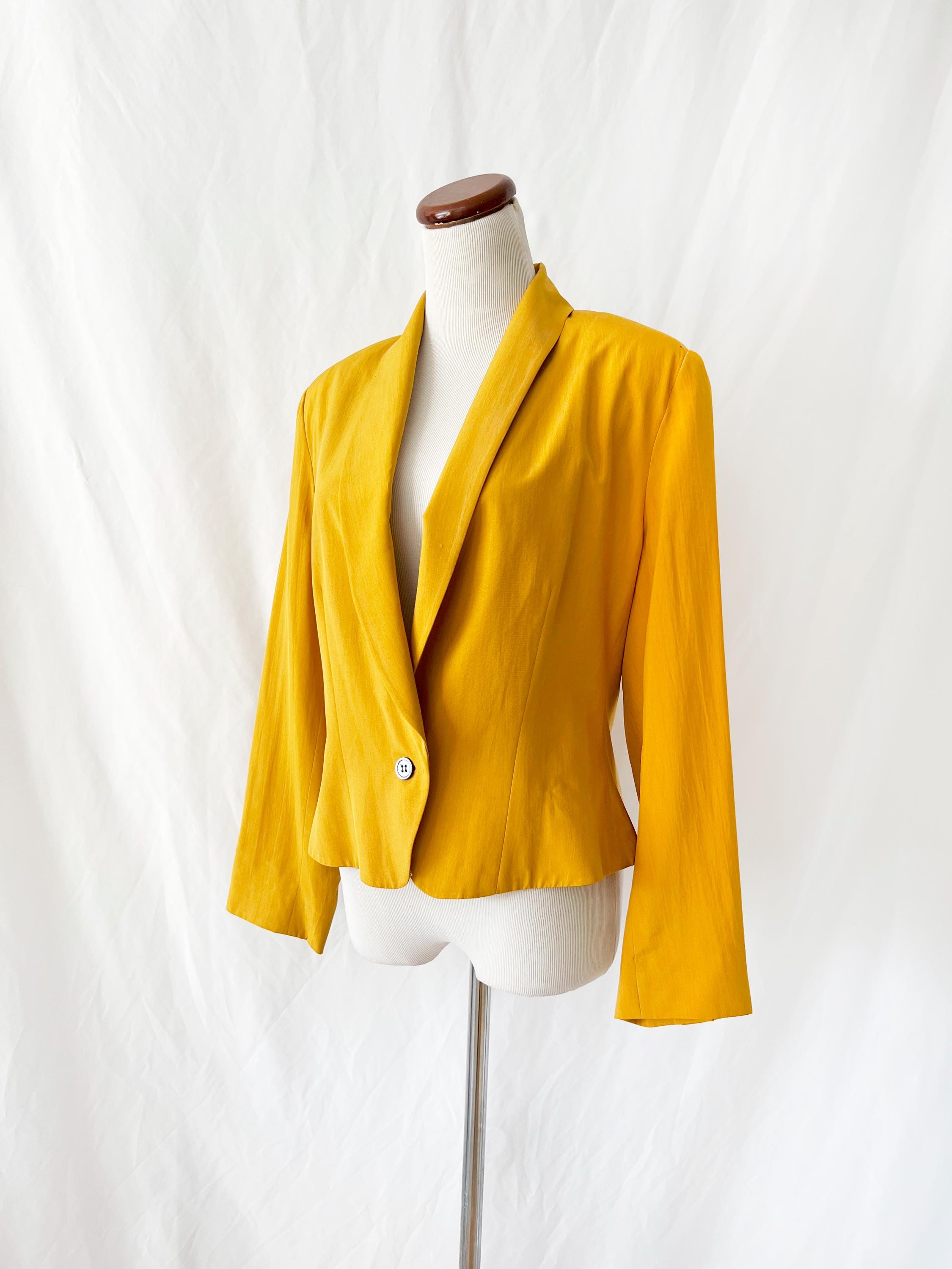 yellow  anne klein II silk blazer size 10